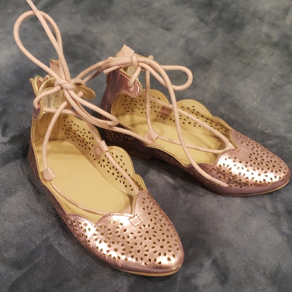 Little girl dressy tie up shoes